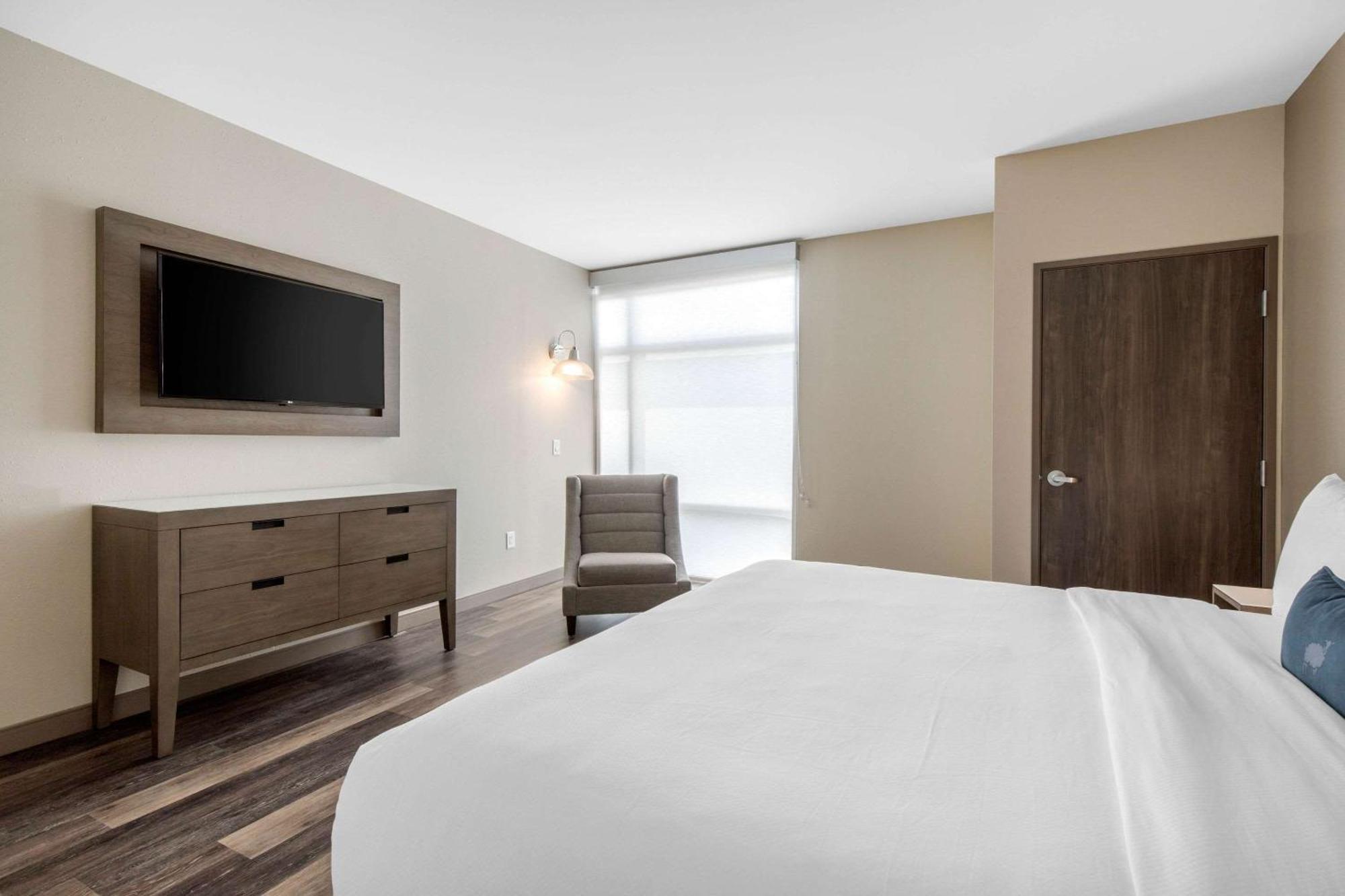แคมเบรีย โฮเทล เมานต์ เพลเซนต์ - ชาร์ลส์ตัน Hotel ชาร์ลสตัน ภายนอก รูปภาพ