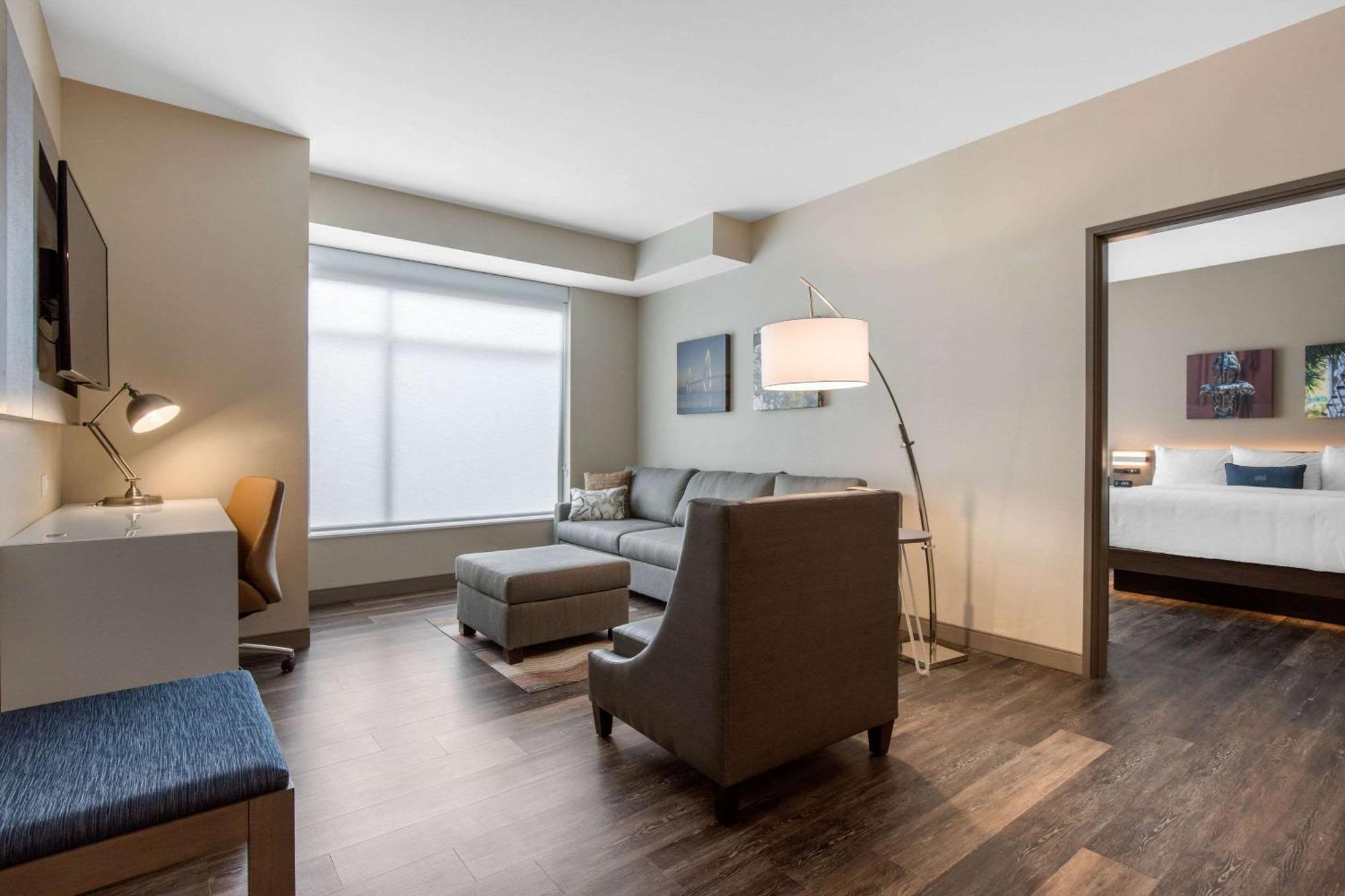 แคมเบรีย โฮเทล เมานต์ เพลเซนต์ - ชาร์ลส์ตัน Hotel ชาร์ลสตัน ภายนอก รูปภาพ