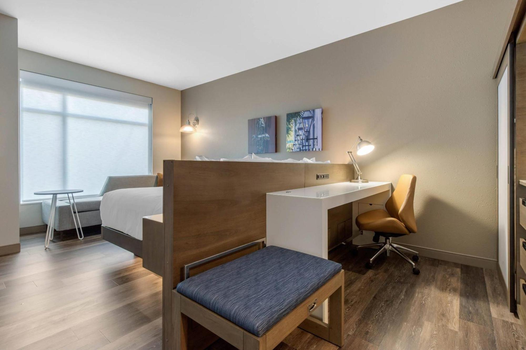 แคมเบรีย โฮเทล เมานต์ เพลเซนต์ - ชาร์ลส์ตัน Hotel ชาร์ลสตัน ภายนอก รูปภาพ